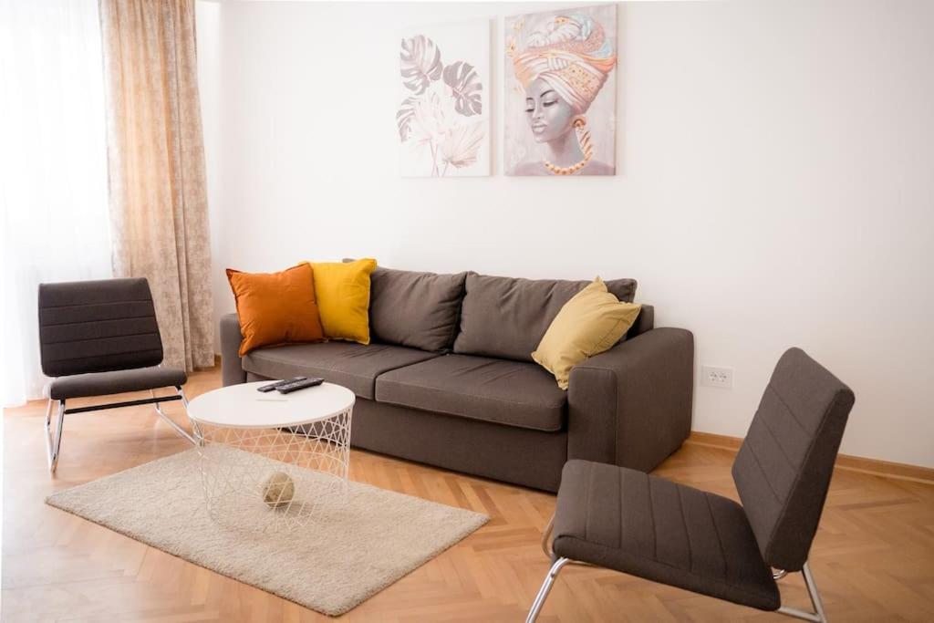 Downtown, Spacious, 2 Bedroom Apartment Belgrad Exteriör bild